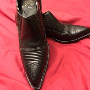 EUC Nocona black boots